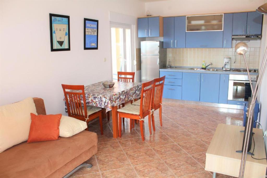 Apartment Visum Primosten Bagian luar foto
