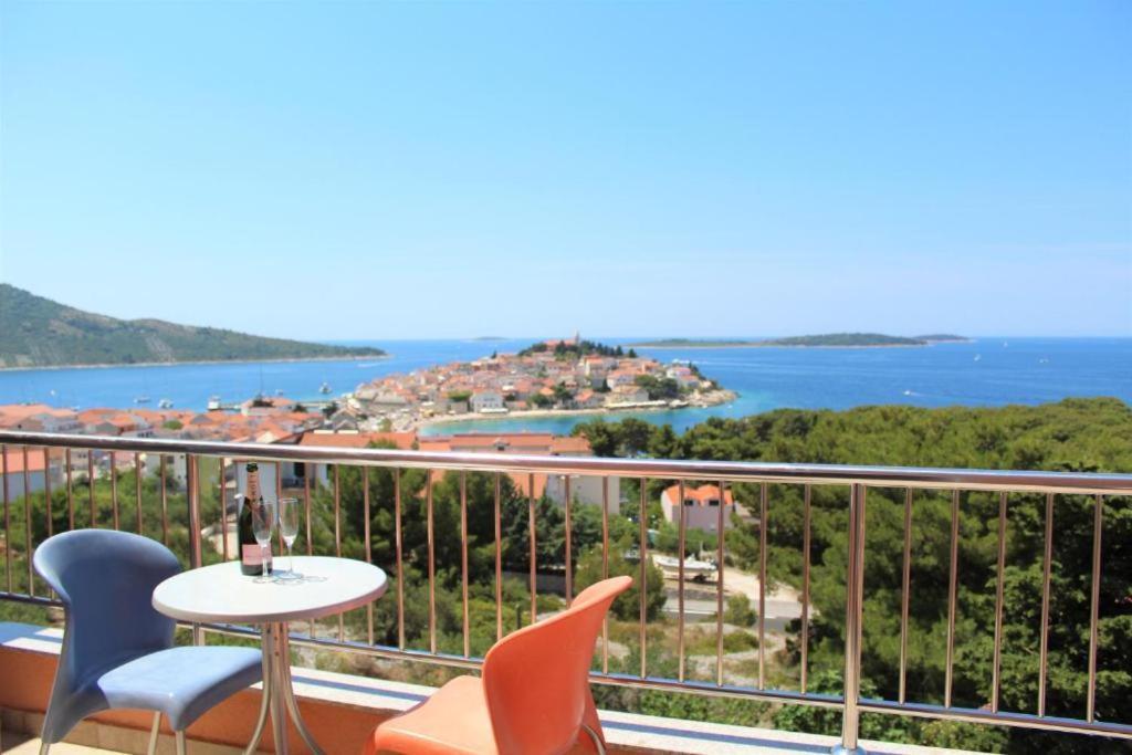 Apartment Visum Primosten Bagian luar foto
